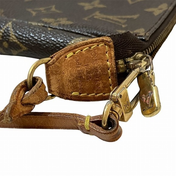 LOUIS VUITTON Brown Monogram Shoulder Bag - Picture 8 of 9